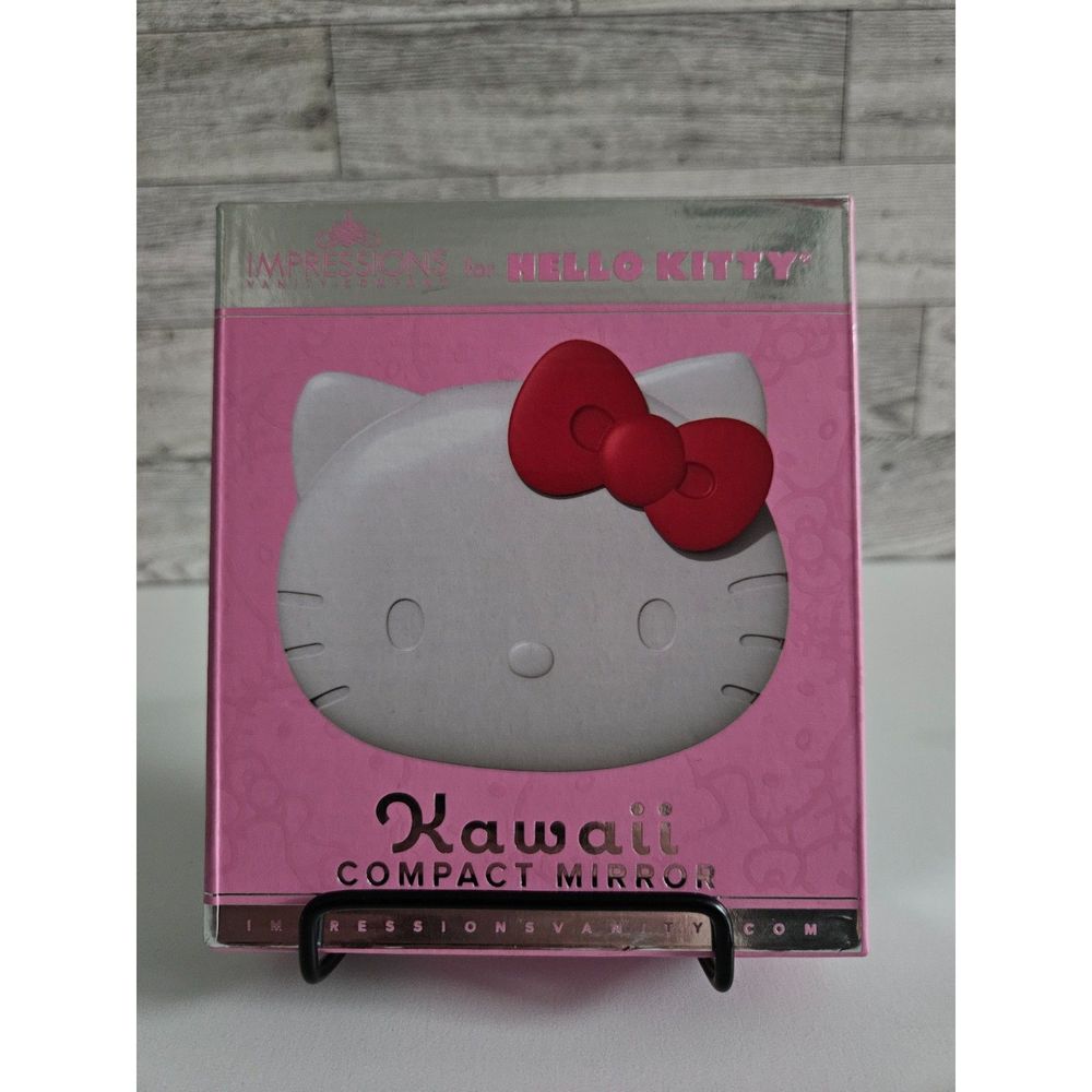 NEW Hello Kitty Kawaii Battery Compact Mirror